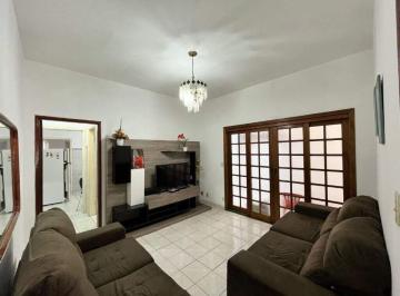 Casa · 166m² · 2 Quartos · 2 Vagas · Casa para aluguel em Vila Eldízia, Santo André – 2 quartos, quintal e 2 vagas