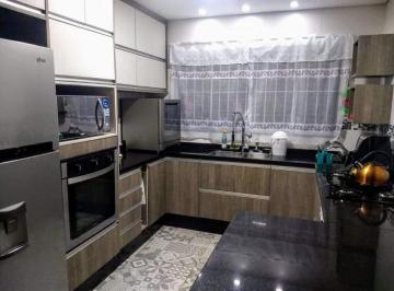 Casa · 136m² · 2 Quartos · 2 Vagas · Sobrado Residencial em Santo André (Santa Maria) – 2 Quartos, 2 Vagas, Financiamento Aceito