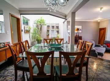 Casa · 201m² · 3 Quartos · 5 Vagas · Casa à venda em Santo André na Vila Assunção - 3 suítes, 5 vagas, mobiliada
