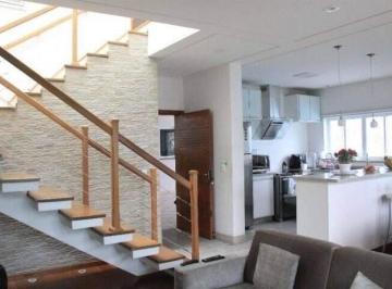 Casa · 250m² · 3 Quartos · 4 Vagas · Sobrado Residencial 3 Dorms com Suíte e 4 Vagas em Vila Gilda, Santo André