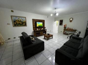 Casa · 381m² · 2 Quartos · 6 Vagas · Sobrado à venda em Jardim Santo Antônio, Santo André – 2 quartos, 1 suíte e 6 vagas