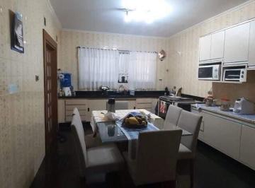 Casa · 285m² · 3 Quartos · 3 Vagas · Sobrado residencial em Parque São Vicente, Mauá – 3 quartos (1 suíte) e 3 vagas | Financiamento acei