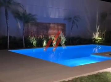 Foto 01 · Casa de luxo em condomínio à venda em Alphaville Residencial Um, Barueri-SP: 4 quartos, 4 suítes, 3