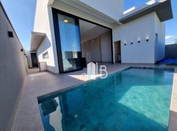 e334ca734cbd2512c70fe46fb7e4e06df89e8997 · Casa alto padrão no condomínio Arts com três suítes, escritório com lavabo e área gourmet completa.