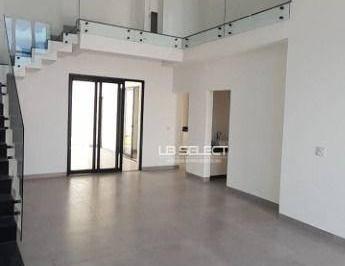 1837581465ce3740a4b60f399f879b83eeac2cb9 · Casa alto padrão em condomínio fechado na zona leste com quatro suítes e 4 vagas de garagem.