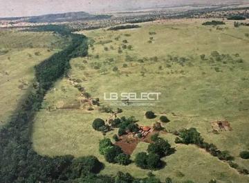 b528fe74f9b68d64cc9f1b79d2f57e5bda857829 · Fazenda na região de Ituiutaba com 133 hectares.