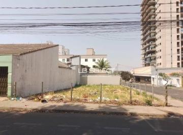 604f0b080daf42a664a5b46a81348315ef265460 · Terreno de esquina no bairro Santa Mônica com 260 metros quadrados.
