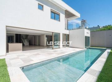 4604cb52183f88d35ce20855fb6b9415327688cf · Casa no Condomínio Reserva do Vale com quatro suíítes e varanda gourmet completa.