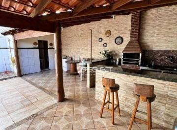 a9a90078c3a1ab09e0294d2f7df350dee9b5473a · Casa com 3 dormitórios à venda, 220 m² por R$ 650.000,00 - Novo Mundo - Uberlândia/MG