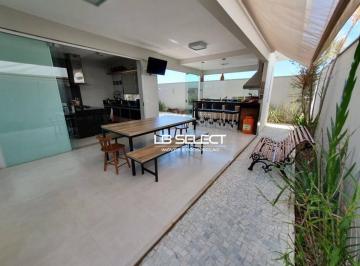 d269d8f55b45adc9804f3d0869625c283a46fcb5 · Casa no Condomínio Splendido com três quartos e varanda gourmet.