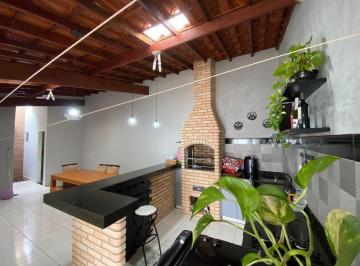 fe98784fc584b43106d0cc4bab1fa265191ecff8 · Casa com 3 dormitórios à venda, 200 m² por R$ 750.000,00 - Laranjeiras - Uberlândia/MG