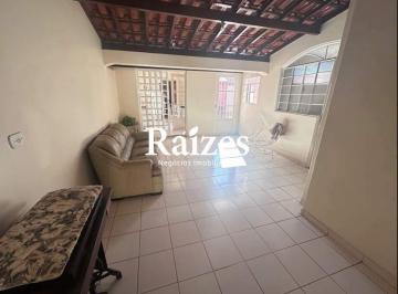 Casa · 168m² · 3 Quartos · 2 Vagas · Sobrado à Venda em Uberlândia - Bairro Nossa Senhora das Graças, 168,29m² com 200m² de terreno