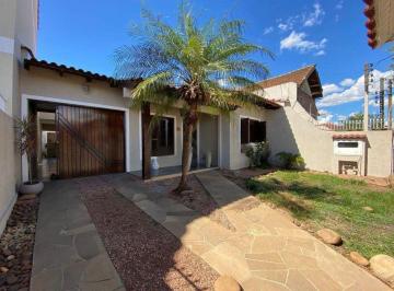 Casa · 330m² · 2 Quartos · 4 Vagas · Casa de 330m² com 2 Quartos, piscina e 4 vagas de garagem em Canoas.