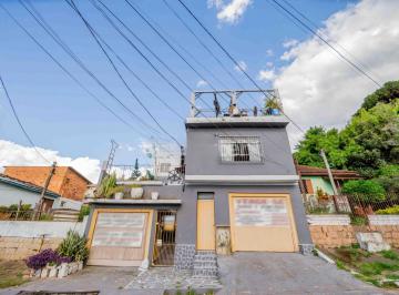 Casa · 300m² · 4 Quartos · 2 Vagas · Prédio com 4 apartamentos de 2 dormitórios