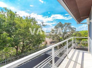 1 · Casa em condomínio com 240 m²,  à venda no bairro Vista Alegre.