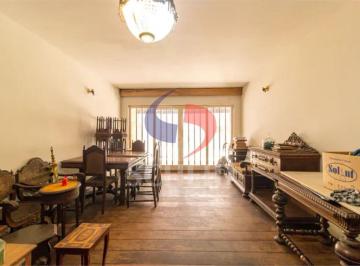 Casa · 138m² · 3 Quartos · Casa com 138m2, cozinha, lavanderia, quintal, jardim e 2 vagas. Casa antiga, requer muita reforma.