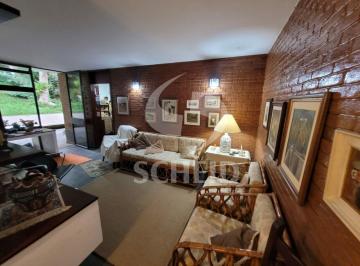 Casa · 211m² · 3 Quartos · 4 Vagas · Casa térrea de 635m2 de terreno e 211m2 de construção em local de alto padrão no Jd. Marajoara