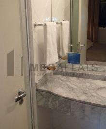 Apartamento · 28m² · 1 Vaga · LOCAÇÃO DE FLAT PROX. AO HOSPITAL DAS CLINICAS!