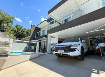 Casa · 167m² · 3 Quartos · 2 Vagas · Linda casa mobiliada com piscina no bairro Velha em Blumenau-SC