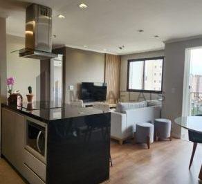 Apartamento · 44m² · 1 Vaga · Flat reformado para locação próximo à Av. Brigadeiro Faria Lima