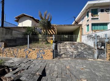 Casa · 196m² · 3 Quartos · 3 Vagas · Imóvel de alto padrão no Jardim Jussara com 196m²: 3 quartos, 1 suíte, 3 vagas de garagem.