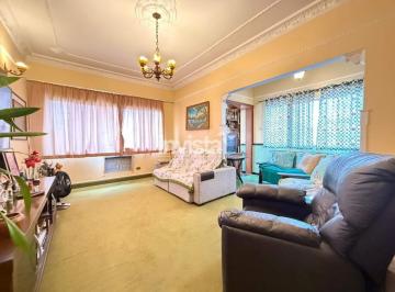 Casa · 180m² · 3 Quartos · 3 Vagas · Casa à venda no bairro Embaré