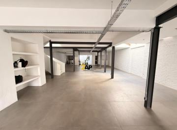 Comercial · 500m² · 4 Vagas · Loja comercial para locação em Moema com 3 banheiros, 4 vagas de garagem e 500m²