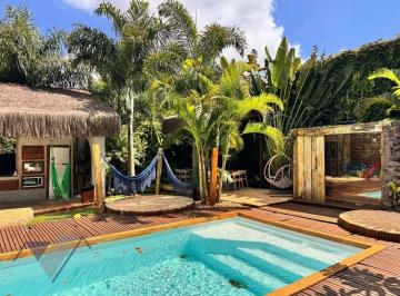 b81e06c502dbc19cd9c2accf302a7ca289edad64 · CASA À VENDA COM 3 SUÍTES, PISCINA E MUITA PERSONALIDADE - CENTRO - CASCAVEL