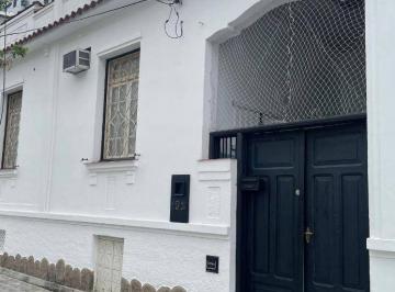 f2725fc6023e5fbfee5a63ef70923885ed60116e · Excelente casa face de rua, no Campo Grande, impecável.