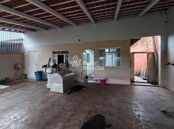 Casa · 193m² · 6 Quartos · 3 Vagas · QI 5 - Casa com 6 quartos - 3 vagas - aceita financiamento e FGTS - Guará I