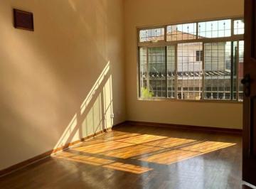Casa · 226m² · 3 Quartos · 4 Vagas · Casa à Venda com 226m², 3 dormitórios, 1 suíte, 1 sala e 4 vagas!!!