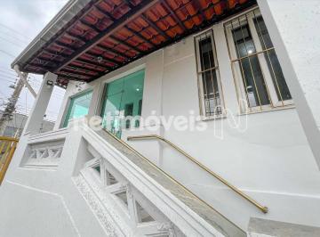 Casa · 300m² · 5 Quartos · 4 Vagas · Excelente Casa com 5 quartos e 4 vagas á Venda | Localização Estratégica – Carlos Prates