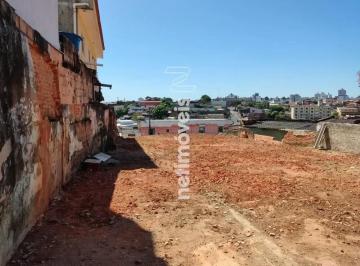 Terreno · 300m² · Lote de 300m²; com localização estratégica no bairro.