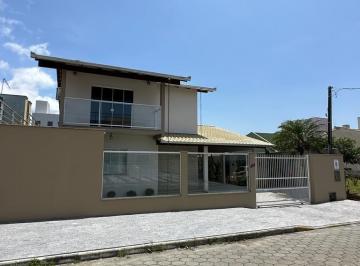 Casa · 250m² · 5 Quartos · 4 Vagas · sobrado pronto para morar em Balneário Piçarras Sc