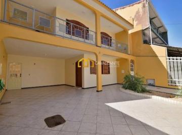 Casa de 5 quartos, Brasília · Casa com 5 Quartos e 380 m² à Venda em Guará II