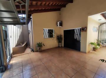 Casa · 207m² · 2 Quartos · 4 Vagas · CASA COM SALÃO COMERCIAL À VENDA NO PLANALTO VERDE
