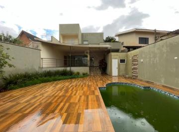 Casa · 384m² · 3 Quartos · 2 Vagas · Casa à venda de 225m² com 3 quartos, sendo suíte no Alto da Boa Vista
