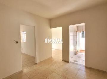 Casa · 250m² · 3 Quartos · 3 Vagas · Casa com 3 quartos disponível para venda no bairro Custódio Pereira em Uberlândia MG