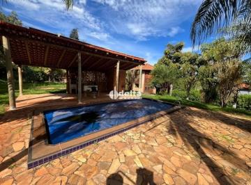 Rural · 5000m² · 3 Quartos · 20 Vagas · Chácara com 3 quartos, disponível para locação e venda no Condomínio Eldorado em Uberlândia-MG.