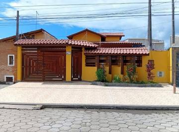 Casa de 4 quartos, Caraguatatuba · Casa com 300 m² e 4 quartos à venda em Praia das Palmeiras