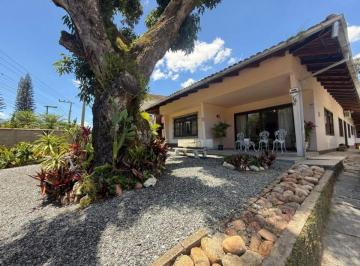 Casa de 4 quartos, Blumenau · Casa no Bairro Testo Salto em Blumenau com 4 Dormitórios (1 suíte) e 556 m²