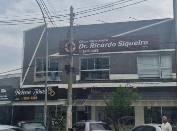 Comercial , Rio de Janeiro · vendo andar comercial com 400m2, com 5 salas/consultório/administração e copa com sala de espera.