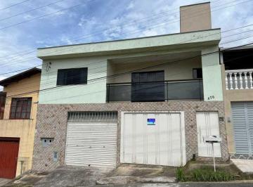 Casa · 222m² · 4 Quartos · 2 Vagas · Casa de rua -  / Residencial / Jardim Ipê