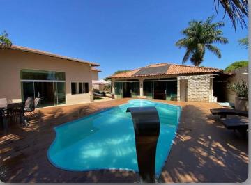 Casa de 4 quartos, Vicente Pires · Casa em Vicente Pires  4 quartos  3 suites - Rua do Jóquey