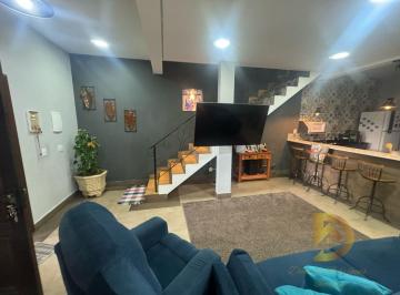 Casa · 187m² · 3 Quartos · 2 Vagas · Sobrado à Venda em Laranjeiras Caieiras, 3 Dorms, 187m², R$650mil