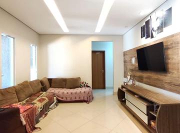 Casa de 3 quartos, Brasília · CASA COM 3 QUARTOS, PERTO DA PORTARIA