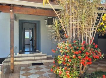 Casa · 278m² · 3 Quartos · 4 Vagas · Casa para alugar em Londrina, Champagnat, com 3 suítes, com 278 m²