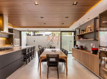 Casa · 243m² · 3 Quartos · 3 Vagas · Casa de 3 Quartos à Venda no Condomínio Residencial Reserva Wies | Campo Comprido Curitiba