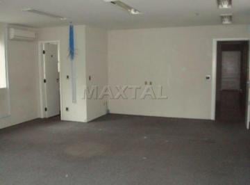 Comercial · 110m² · 1 Quarto · 2 Vagas · Sala comercial disponível para locação com 110 m², localizada na Cerqueira César.