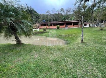Foto 01 · Sítio de 13.000m² com lazer completo e charme de casa de campo em Juquitiba